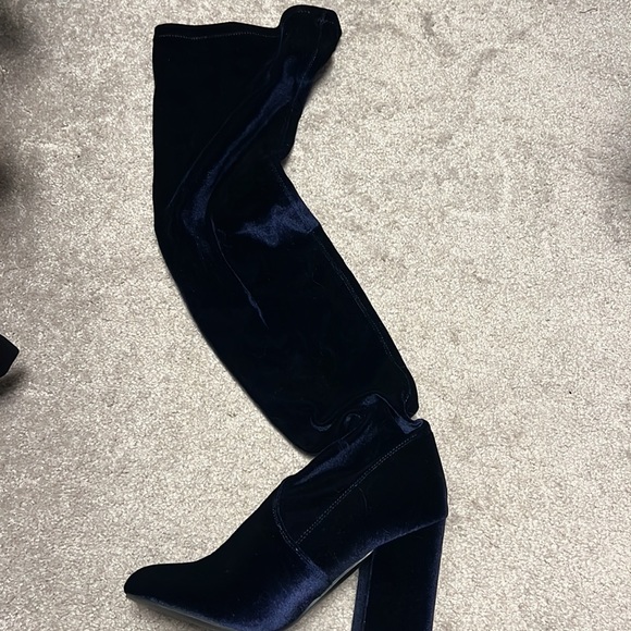 Over the knee boots - Picture 4 of 5